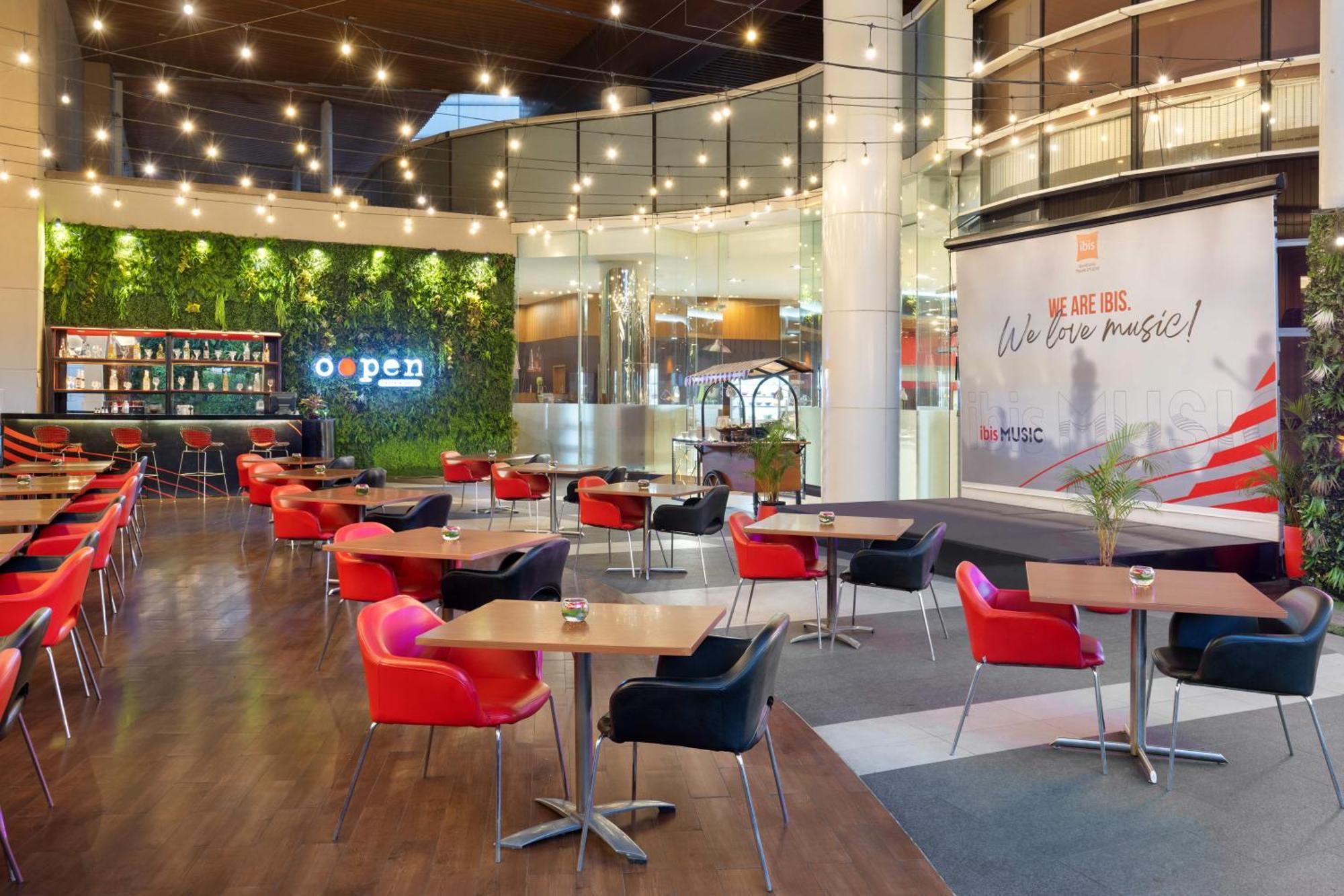 Ibis Bandung Trans Studio Exterior foto
